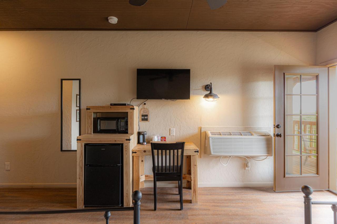 -Pet Friendly- Miners Cabin #6 - King Bed With Private Balcony Tombstone Zewnętrze zdjęcie